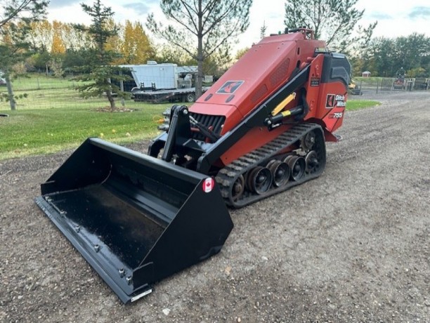 2017-ditch-witch-sk755-stand-on-tracked-skidsteer-big-3