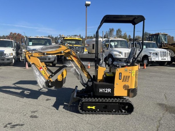 2024-agt-h12r-mini-excavator-agt-h12r-big-1