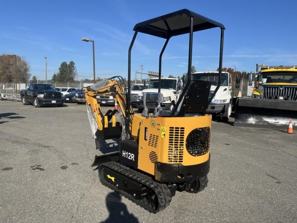 2024-agt-h12r-mini-excavator-agt-h12r-big-2