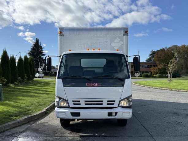 2007-gmc-w5500-18-foot-cube-van-diesel-3-seater-gmc-w5500-18-foot-cube-van-big-2