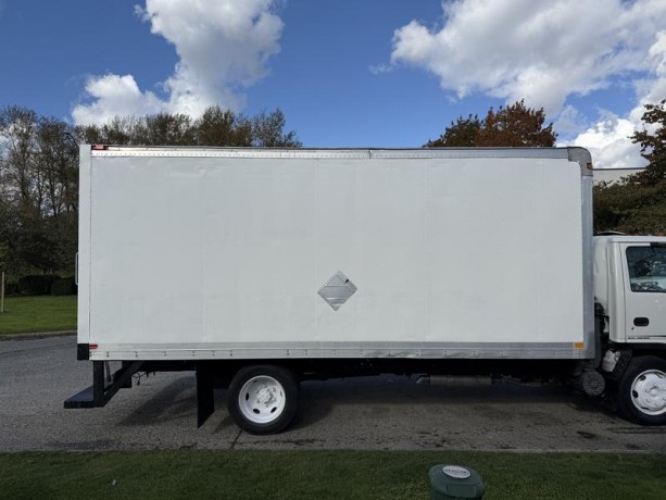 2007-gmc-w5500-18-foot-cube-van-diesel-3-seater-gmc-w5500-18-foot-cube-van-big-11