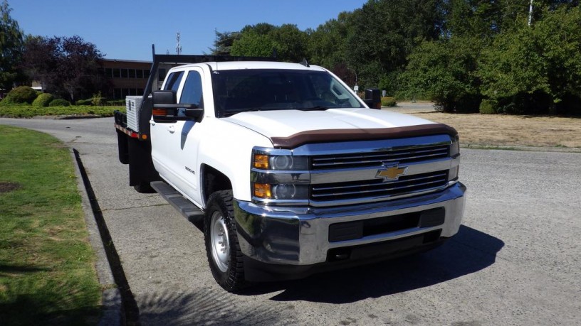 2015-chevrolet-silverado-3500hd-crew-cab-flat-deck-4wd-chevrolet-silverado-3500hd-big-1