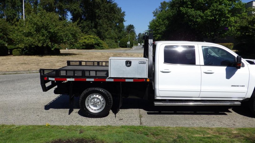 2015-chevrolet-silverado-3500hd-crew-cab-flat-deck-4wd-chevrolet-silverado-3500hd-big-11